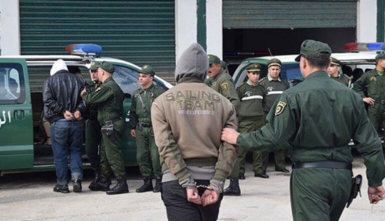 Read more about the article الإطاحة بشبكة دولية لتهريب السيارات بالوادي