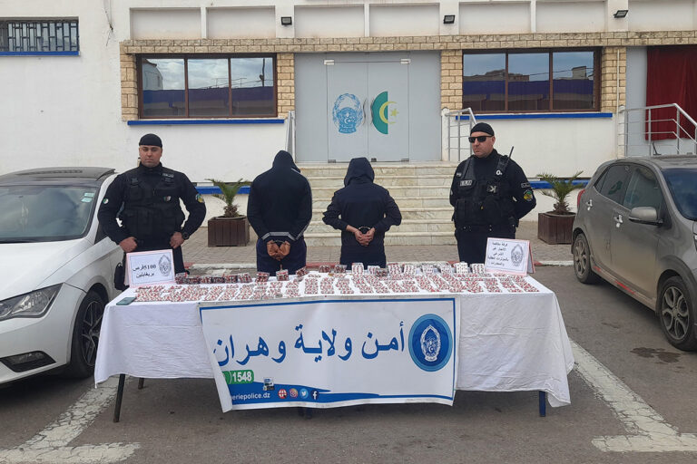 Read more about the article الإطاحة بشبكة إجرامية مختصة في ترويج المخدرات