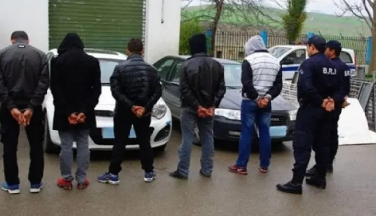 Read more about the article أمن تيزي وزو يطيح بشبكة تورطت في سرقة محل للمجوهرات وإسترجاع 680 مليون سنتيم