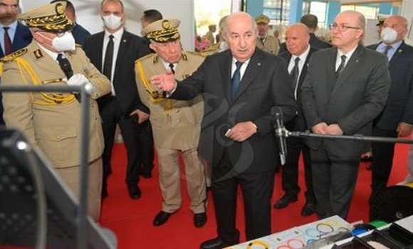 Read more about the article رئيس الجمهورية يثمن التقدم الذي حققته الجزائر في مجال الصناعة العسكرية