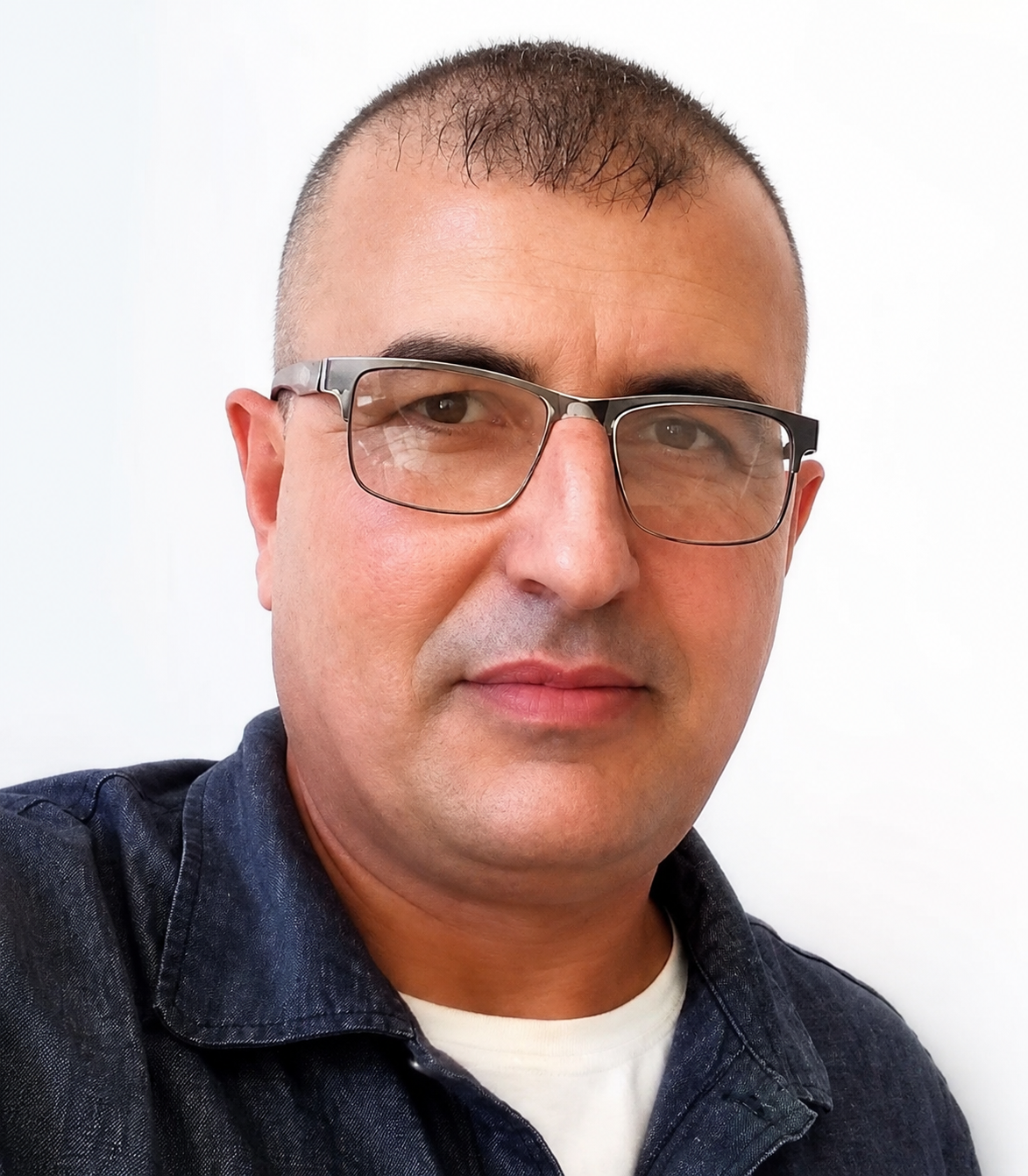 Read more about the article حُكم بالسجن على ناشط بسبب منشورات على فيسبوك